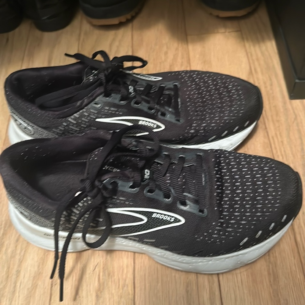 Brooks black and white running sneakers